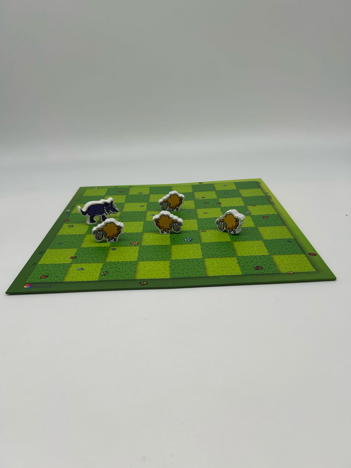 Lupo e le pecore - Gioco da tavolo. Gioco da tavolo